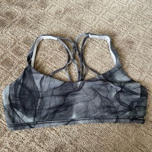 Lululemon Free to be Bra